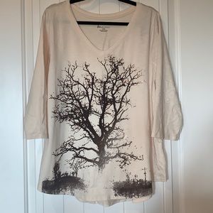 Cream colored fall metallic quarter length sleeve shirt